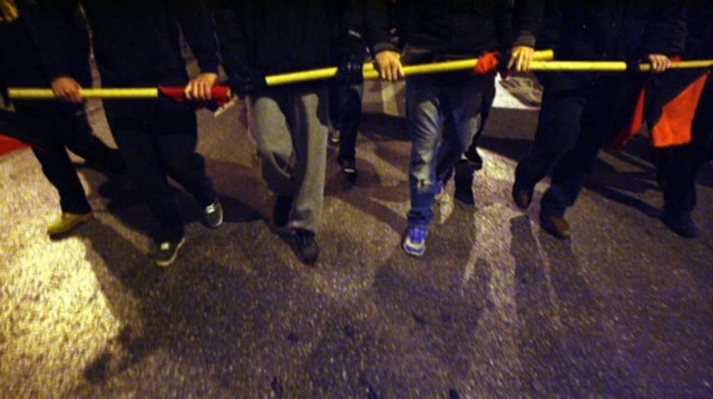 Ένταση στο Μαρούσι μεταξύ αντιεξουσιαστών και χρυσαυγιτών