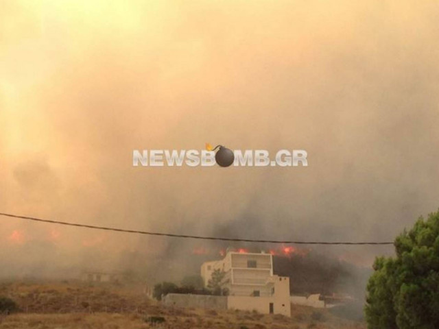 Σε πύρινο κλοιό η Κερατέα