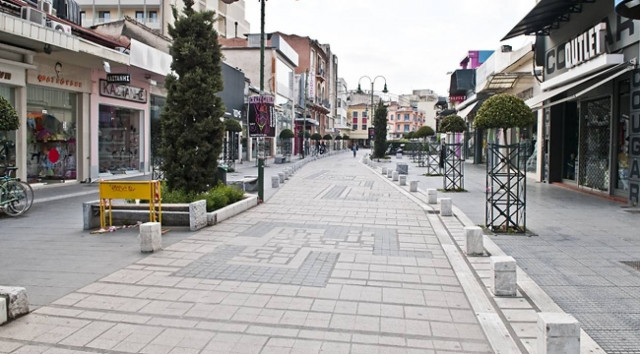 Κλέβουν μέχρι και κυβόλιθους από τα πεζοδρόμια