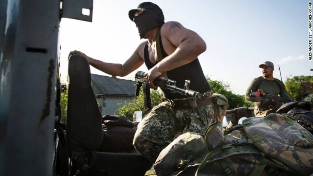 Η Μόσχα απειλεί το Κίεβο με αντίποινα για τη ρίψη οβίδας σε χωριό!