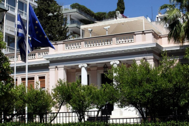 Συνάντηση Σαμαρά, Βενιζέλου, Χαρδούβελη στο Μαξίμου