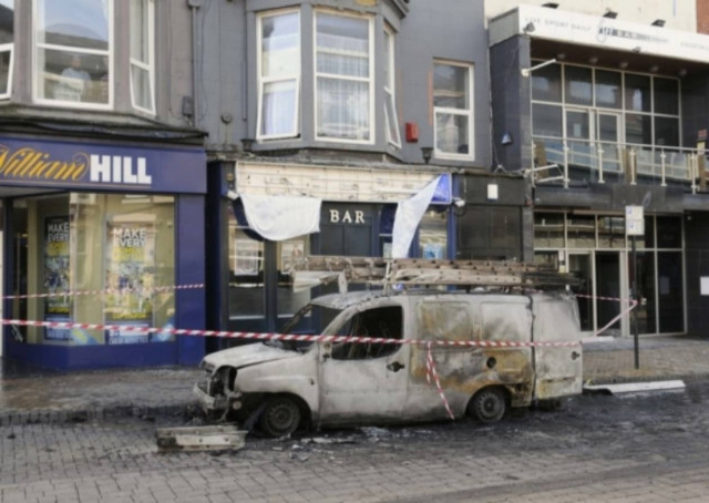 Βρετανία: Έκρηξη φορτηγού σε πολυσύχναστο δρόμο! (video+photos)