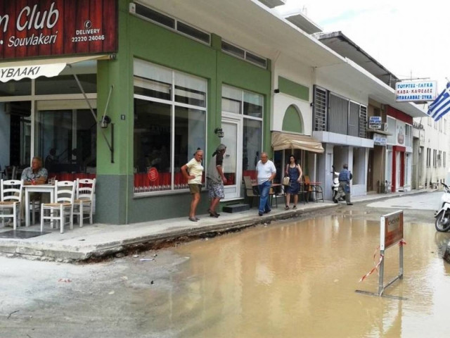 Εύβοια: Άνοιξαν οι ουρανοί στην Κύμη-Λίμνη έγινε το κέντρο! (pic)