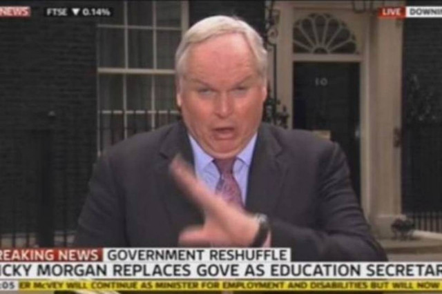 ΗΠΑ: Δημοσιογράφος κατάπιε μύγα στον «αέρα»! (videos)