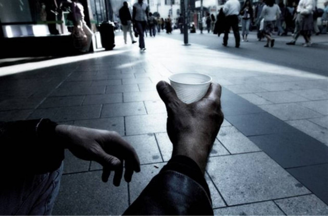 Μυτιλήνη: 39χρονη έβαλε την κόρη της να ζητιανεύει