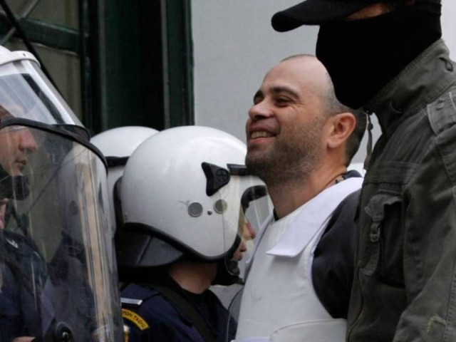 Έρευνα της Αντιτρομοκρατικής σε διαμέρισμα στα Εξάρχεια