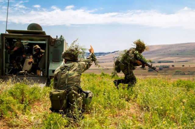 Συναγερμός στην Λήμνο: Διμοιρία «κατέλαβε» το προγεφύρωμα (pics)