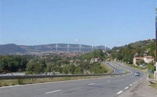 Συλλήψεις στην Αθηνών-Πατρών για λαθραία τσιγάρα