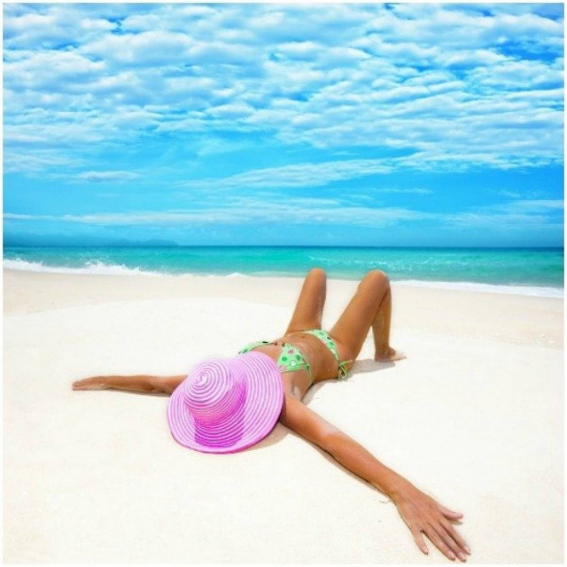 Έτοιμες για παραλία; Το φαρμακείο σας το πήρατε;