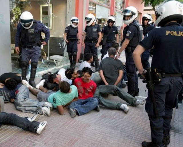 ΕΛ.ΑΣ.: Εξαρθρώθηκε κύκλωμα διακίνησης μη νόμιμων μεταναστών