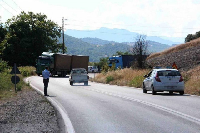 Καλαμπάκα: Τροχαίο δυστύχημα με έναν νεκρό (pics)