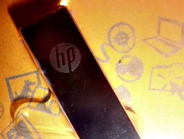 Δεν θα πιστεύετε πόσα gigabyte χωράει αυτό το στικάκι