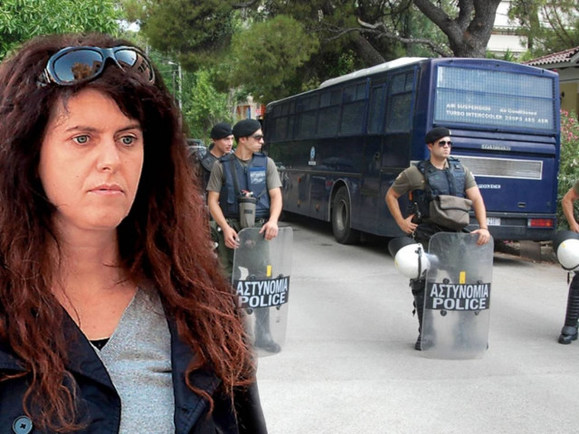 Κυκλοφορεί και... οπλοφορεί η Πόλα Ρούπα;