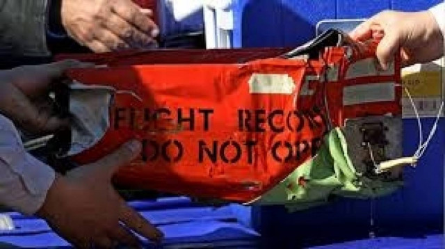 Δεν έχουν «πειραχτεί» τα μαύρα κουτιά του Boeing 777