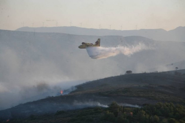 Συναγερμός στο Ρέθυμνο: Σε εξέλιξη μεγάλη πυρκαγιά
