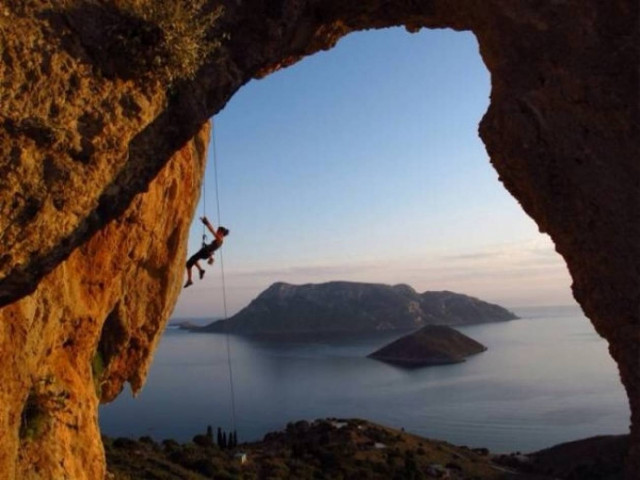 Κάλυμνος: Είδαν τον πατέρα τους να πέφτει απο 25 μέτρα ύψος
