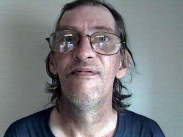 Σταμάτησε να βιάζει παιδιά και άρχισε να βιάζει σκυλιά!