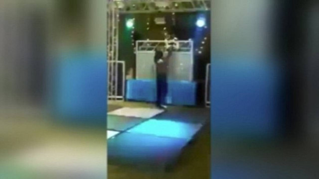 Δείτε το βίντεο που σαρώνει: Ο πιο... ισοπεδωτικός χορός που έχετε δει