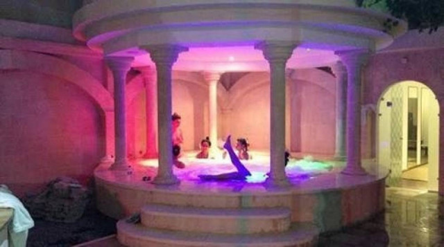 Έφοδος της αστυνομίας στον «Ναό της Αφροδίτης»