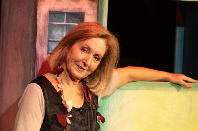 Ατύχημα της Κάρμεν Ρουγγέρη στο Θέατρο Ανατολικής Τάφρου στα Χανιά