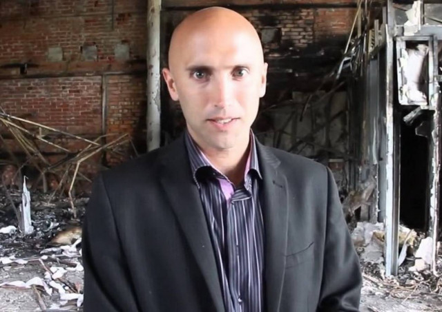 Βρετανός δημοσιογράφος του RT κρατείται όμηρος από τις ουκρανικές δυνάμεις