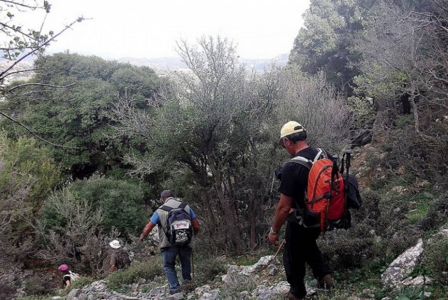 Κρήτη: Σε ποιές περιοχές και πότε θα απαγορεύεται η κυκλοφορία εκδρομέων και οχημάτων