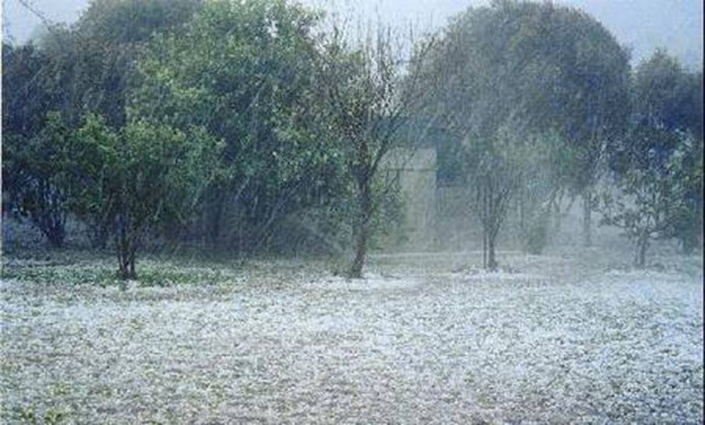 Ιωάννινα: Σφοδρή χαλαζόπτωση στο Λεκανοπέδιο