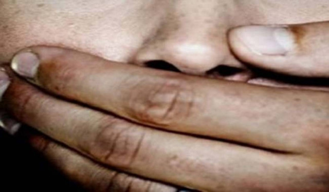 Στρατιώτες ξυλοκόπησαν και βίασαν έγκυο