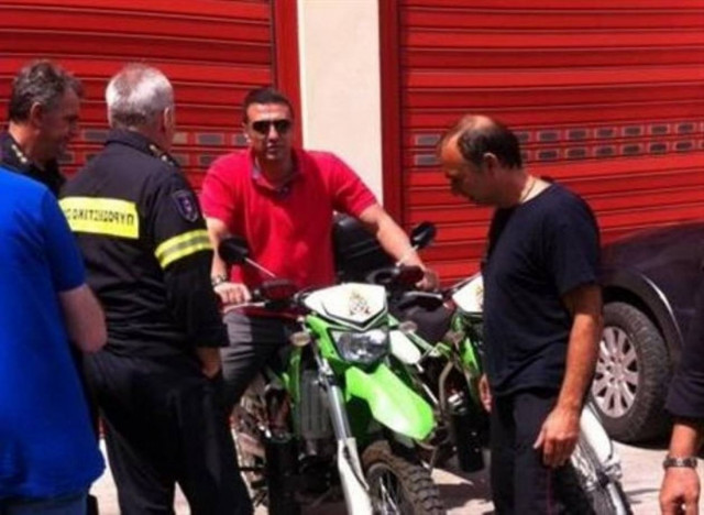 Περιοδεία Κικίλια σε σταθμούς του Πυροσβεστικού Σώματος