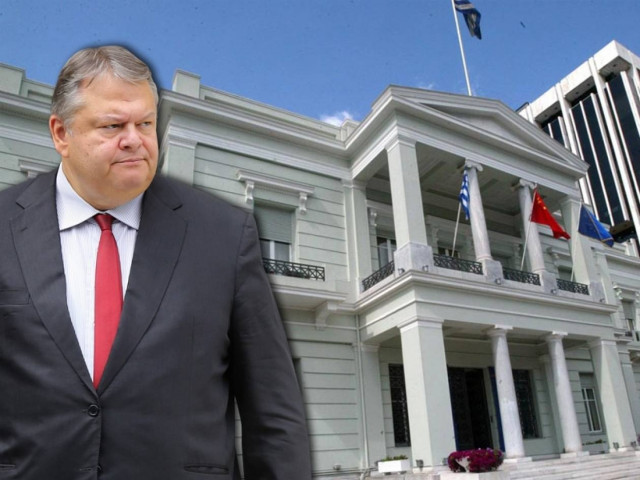 Προκαλεί ο Βενιζέλος: Ενέκρινε έξοδα 20.575 ευρώ για έπιπλα στο υπουργείο του!