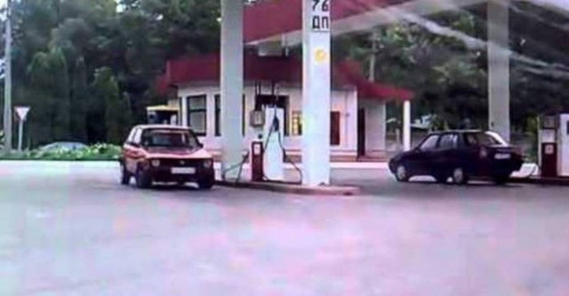 Πόση εξυπνάδα χρειάζεται για να βάλεις βενζίνη (vid)