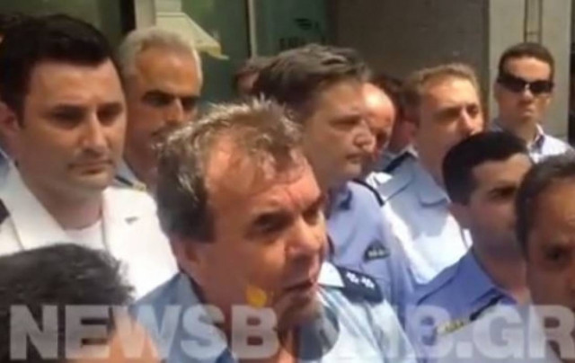 Φωτόπουλος: Ο υπουργός παρανομεί–Δεν ντρέπονται να μας υποδέχονται έτσι;