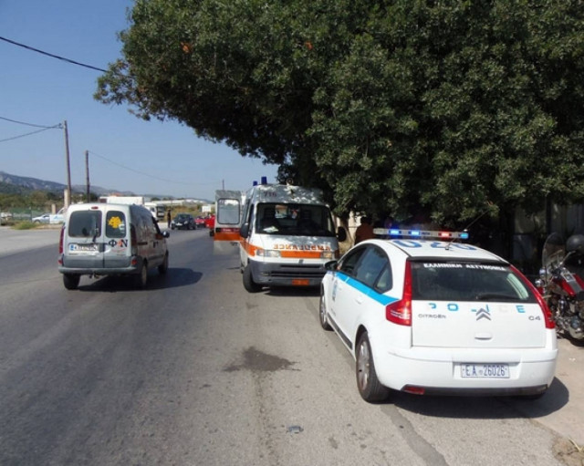 Κως: Ι.Χ καρφώθηκε πάνω σε σπίτι και δέντρο (pics)