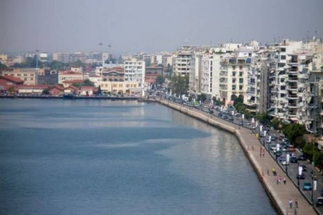 Θεσσαλονίκη: Υπέρβαρος ιερέας πνίγηκε στον Θερμαϊκό