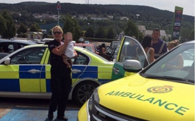 Μητέρα παράτησε το μωρό της - Λίγο έλειψε να πεθάνει από τη ζέστη