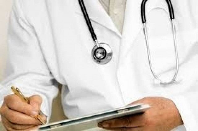 Σύμη: Ένας γιατρός για 10.000 τουρίστες (vid)