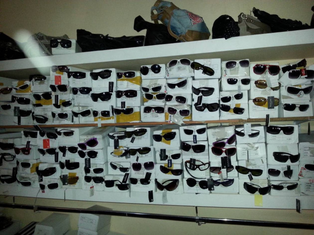 Εξαρθρώθηκε σπείρα που διακινούσε προϊόντα «μαϊμού» (pics)