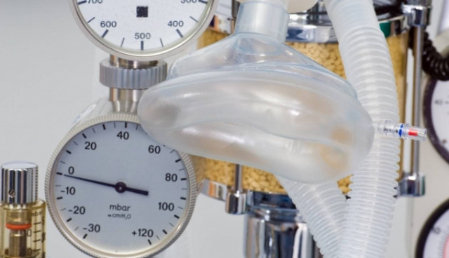 Η ΔΕΗ έκοψε το ρεύμα σε ασθενή που αναπνέει με μηχανική υποστήριξη