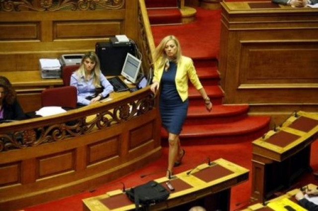 Η Ραχήλ Μακρή και το... ψαροντούφεκο