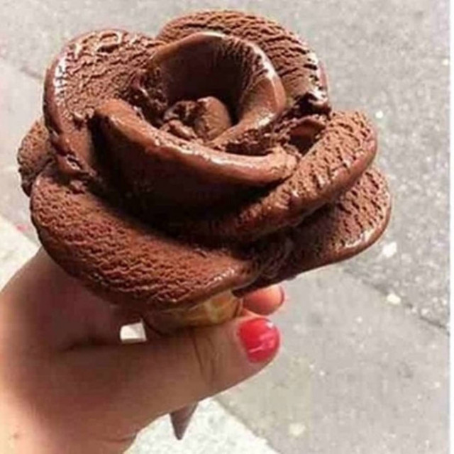 Δέκα παράξενα παγωτά για όλα τα γούστα