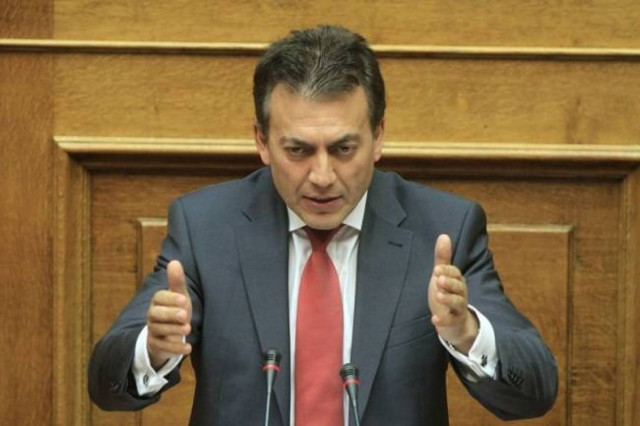 Επιμένει ο Βρούτσης: Η ρύθμιση συμφέρει του ένστολους