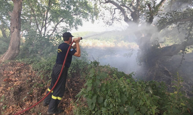 Σε ύφεση τα πύρινα μέτωπα σε Ρόδο και Κάντζα