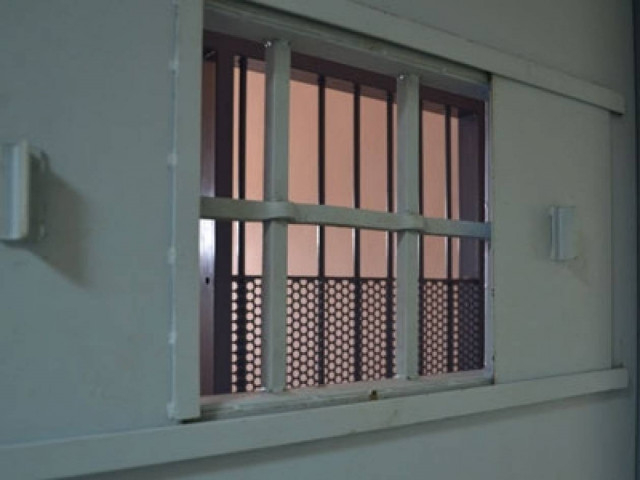 Άρτα: Σύλληψη 37χρονης για εισαγωγή ναρκωτικών σε κρατητήρια