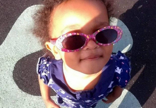 Κλώτσησε μέχρι θανάτου τη 2χρονη κόρη της συντρόφου του γιατί είχε λερωθεί