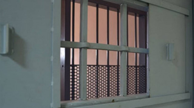 Άρτα: Προσπάθησε να περάσει ηρωίνη στα κρατητήρια