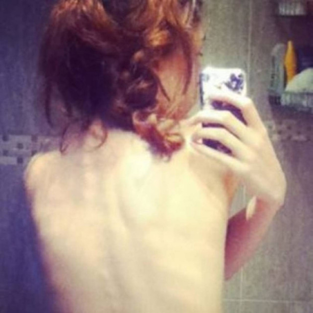 Τhinspiration selfies: Η νέα μόδα στα social media απειλεί τις ζωές των νεαρών κοριτσιών