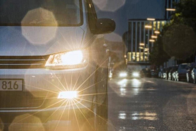 Απίστευτη τιμωρία Κινέζων οδηγών που «τυφλώνουν» με τα φώτα τους! (pic)