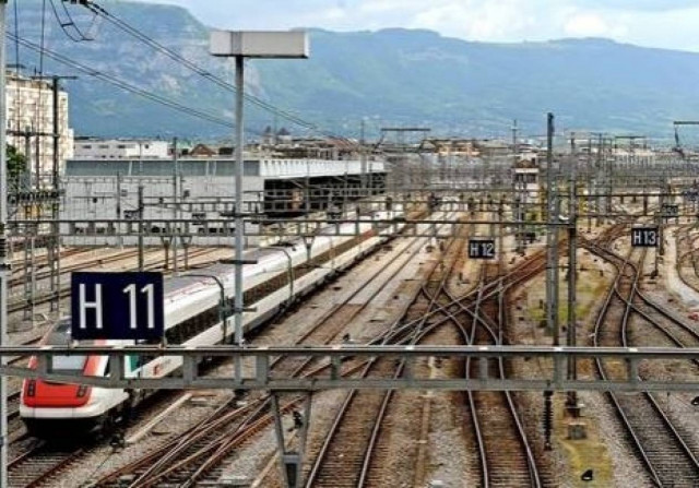 Ελβετία: Τρεις νεκροί σε σύγκρουση τρένου με λεωφορείο