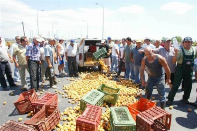 Greek producers hold meetings on Russian embargo