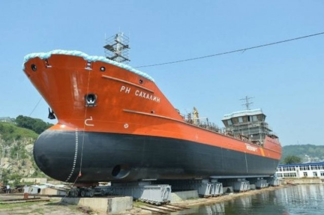 Ετοιμο το πρώτο παγοθραυστικό τάνκερ της Rosneft